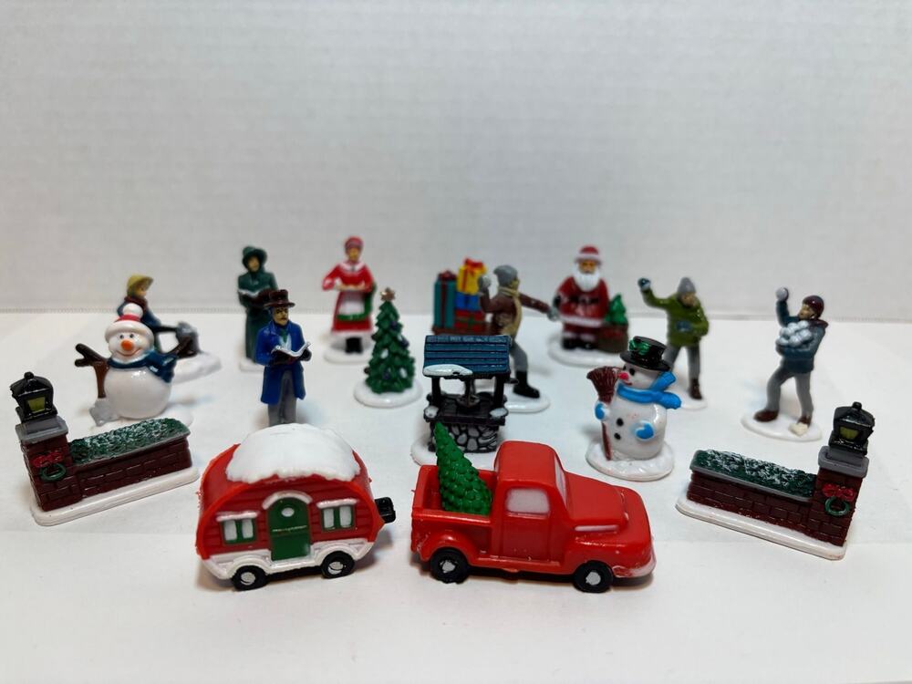 Cobblestone Corners Christmas Winter Village Accessories Lot